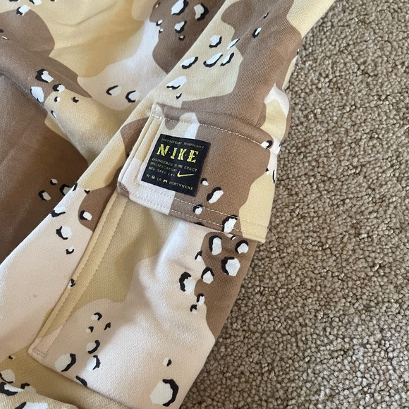 NWT!! Nike Oversized Fit Mid Rise Jogger Desert Camo Print Size XL Bin 214 - Picture 9 of 10